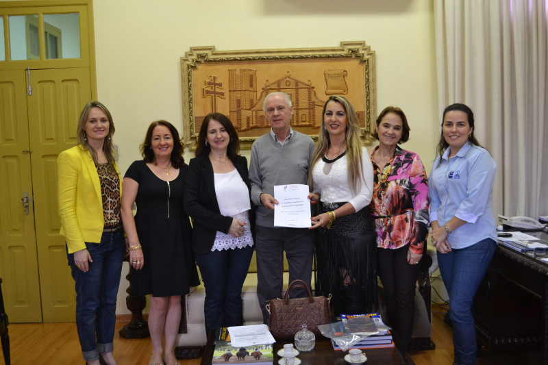 Andres recebe representantes do Comdim